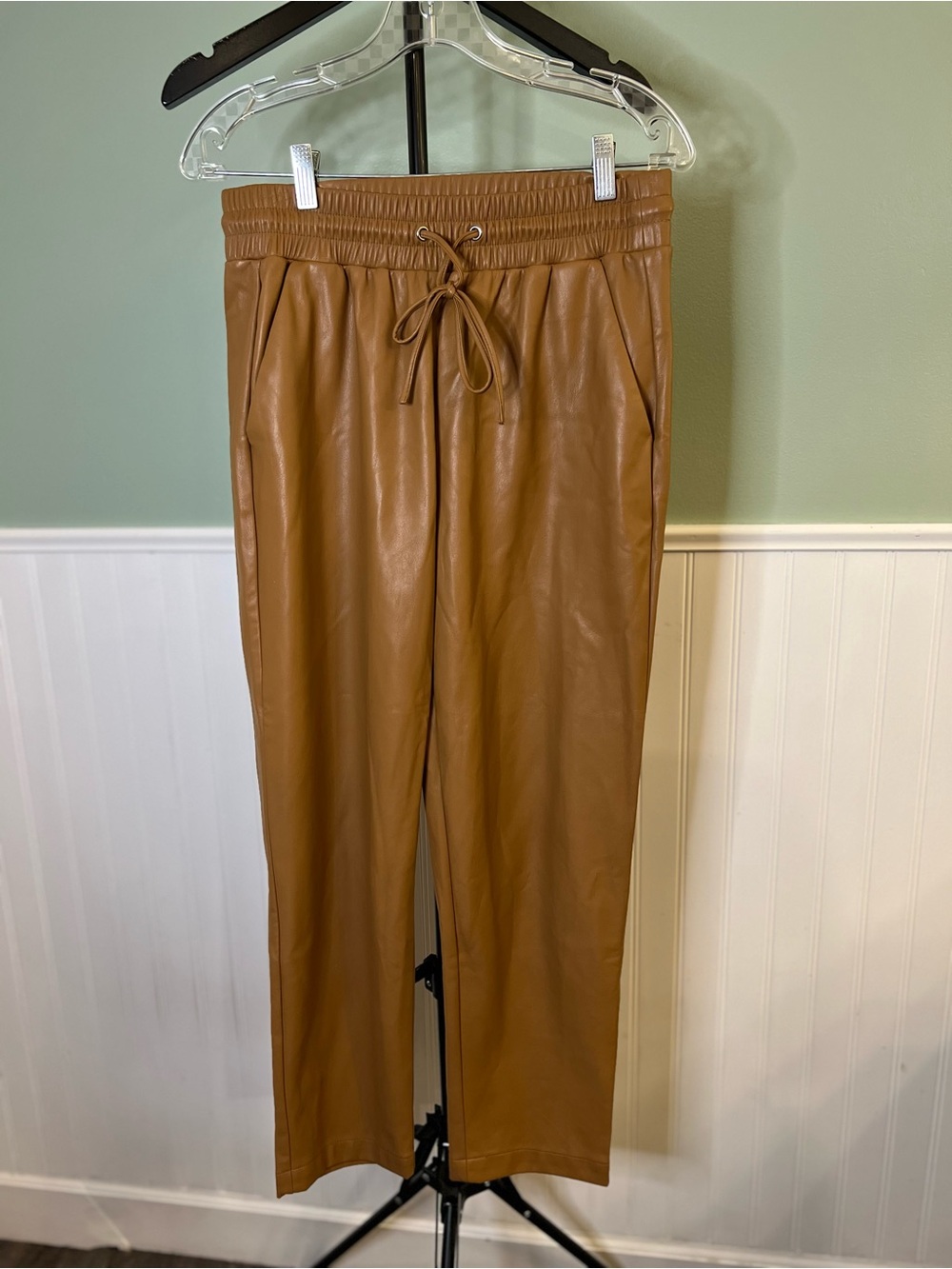 LOFT Faux Leather Straight Leg Pants in Chestnut Brown. Size S